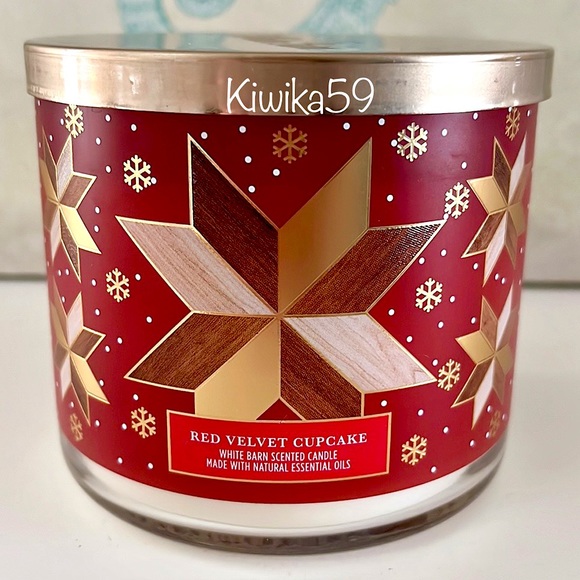 Bath & Body Works Red Velvet Cupcake Candle - Picture 1 of 3
